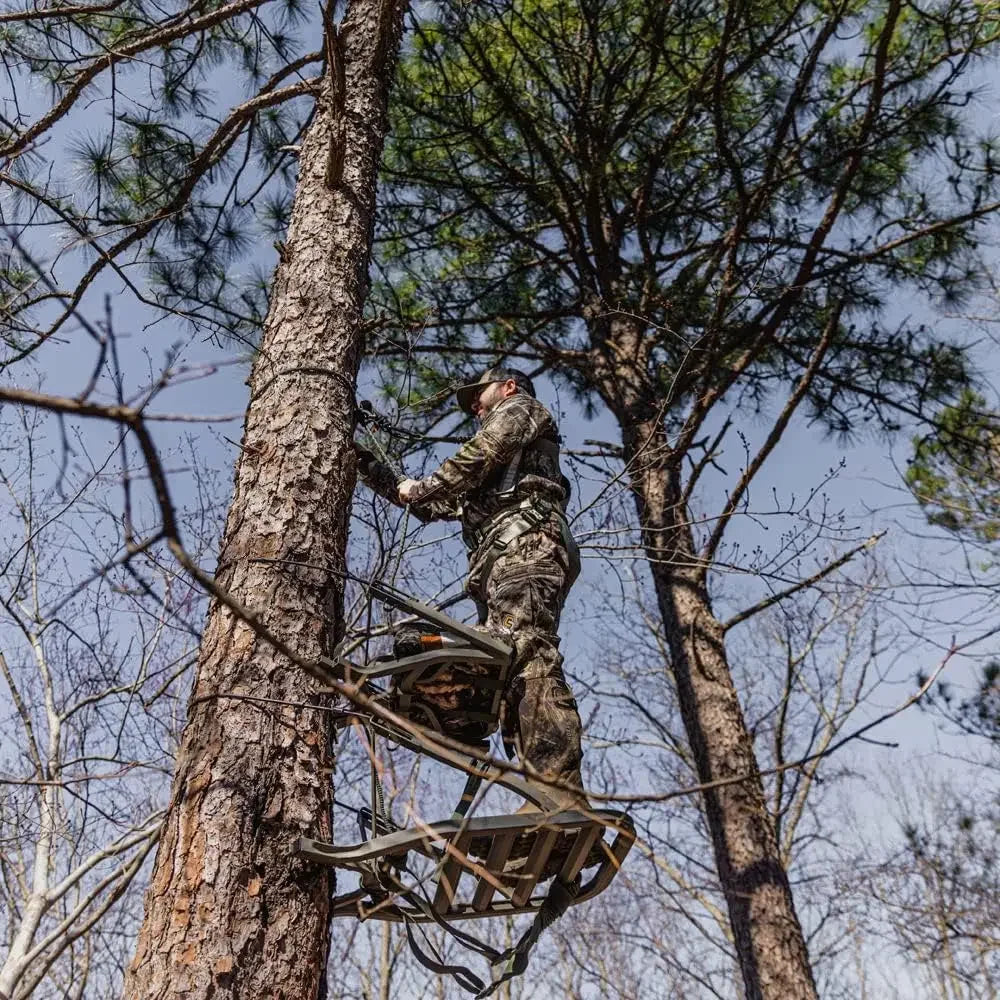 Climbing Treestand with Mossy Oak Camo – Silent, Portable Hunting Blind for Bow & Rifle - AureliaAdventure